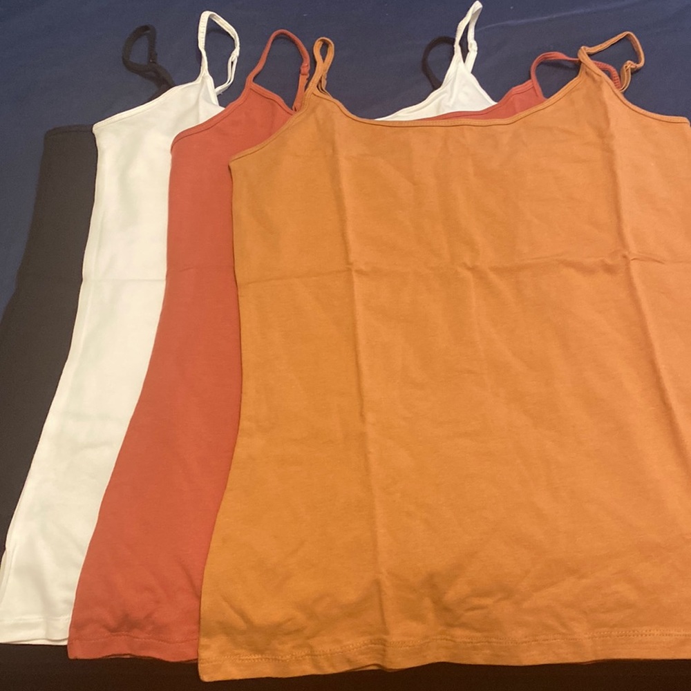 4 camisoles size lrg